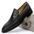Business Commute Essential Top Layer Cowhide Embossed Loafers Men'S Business Casual Shoes Slip-On Formal Banquet Wedding Leather Shoes Easy Classic British Style Men'S Shoes